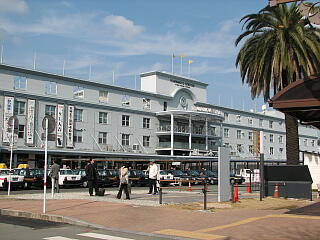 �i�q�F�{�w