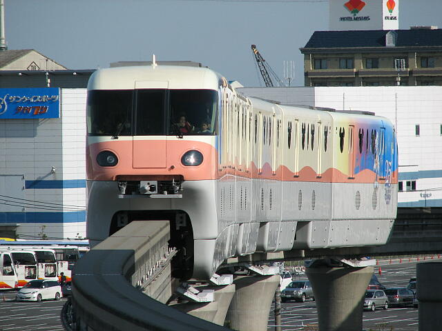 ���]�[�g���C�i�[