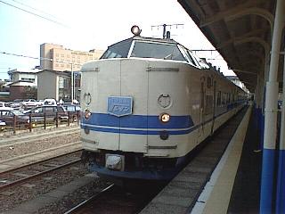 419�n�d�ԁ@�x�R���擪