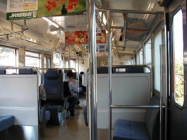 115系リニューアル車の車内