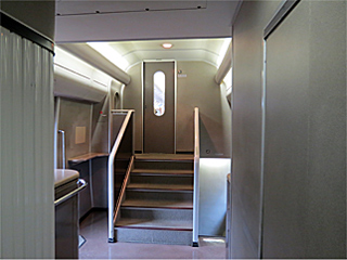 371�n�d�ԃO���[���ԃf�b�L