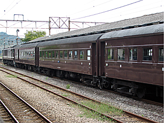 �����uEL���g���O�X�v�̕Ґ��O���