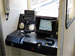 HK100�`�d�Ԃ̉^�]��