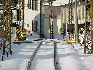 ���c���w�̐�ɂ���}���z