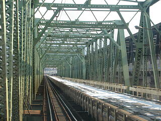 ���R�����s���̑O�ʓW�]