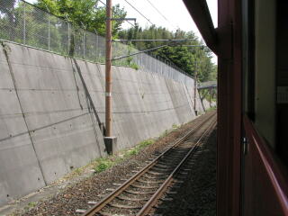 �R�A�{�����s��