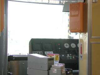 ���}300�`�d�Ԃ̉^�]��