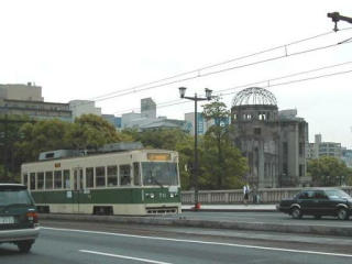 �����h�[���O�𑖂�700�`