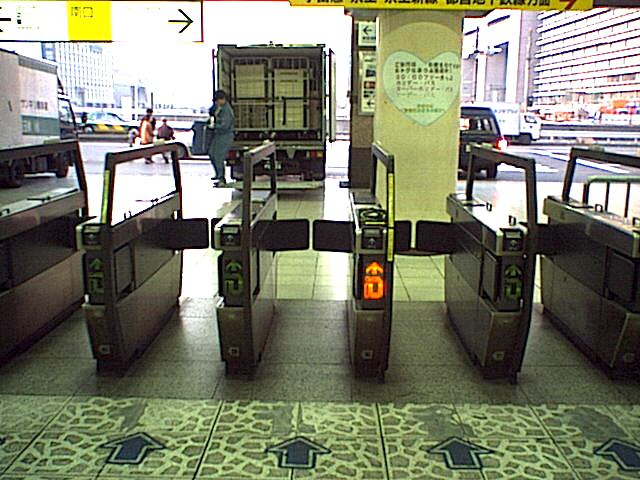 �Г����j�^�[�����������D�@