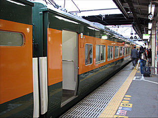 �Ó�F185�n�d�Ԃ̑���