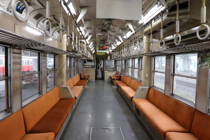 小湊鐵道　キハ200形気動車車内