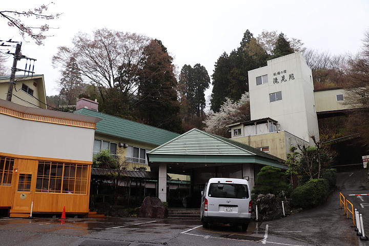 山猫茶屋と滝見苑