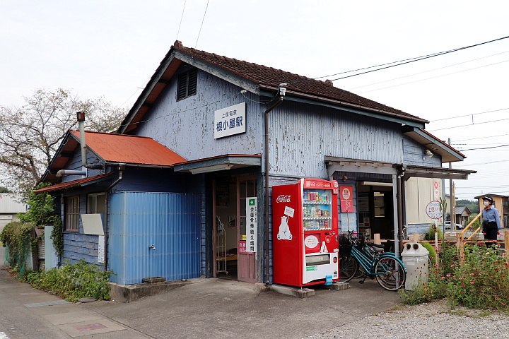 �������w