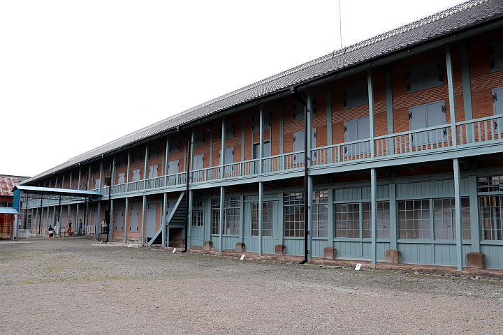 ���u����