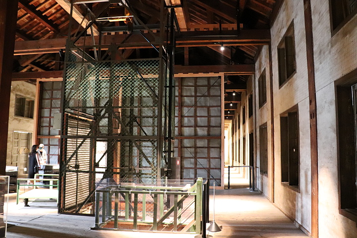 ���u�����̉ו��p�G���x�[�^�[