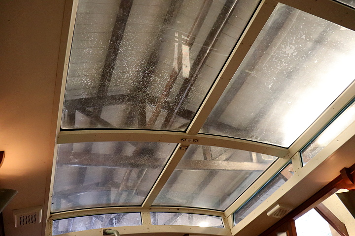 六甲ケーブル山下側車両