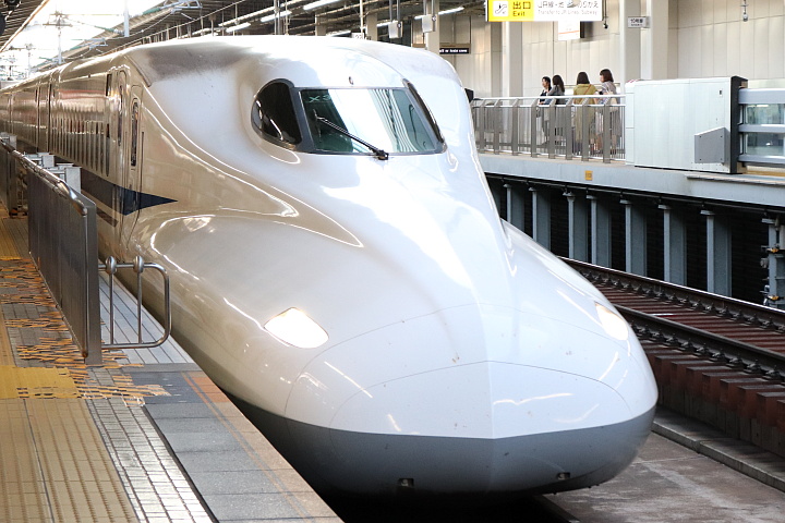 N700系2000番台電車