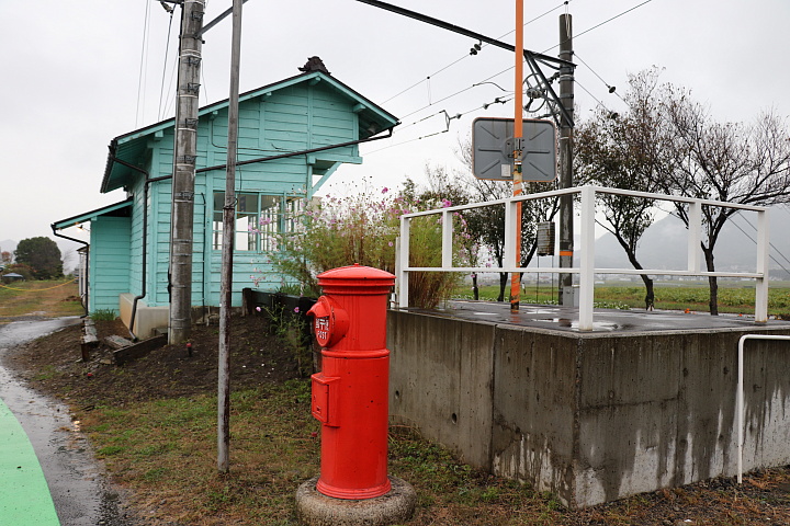 八木沢駅の駅舎