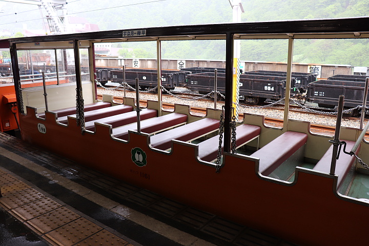 トロッコ電車の普通客車