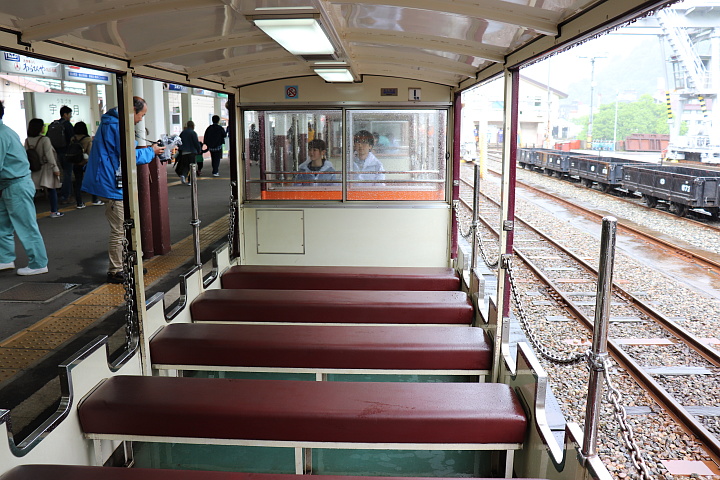トロッコ電車の普通客車
