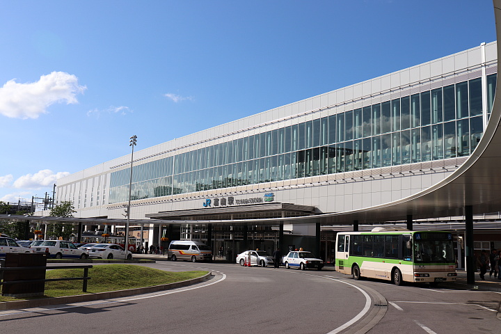 富山駅