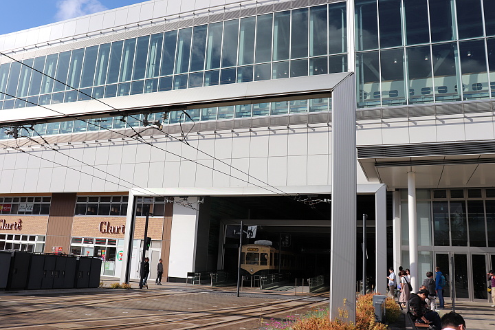 市内電車の富山駅