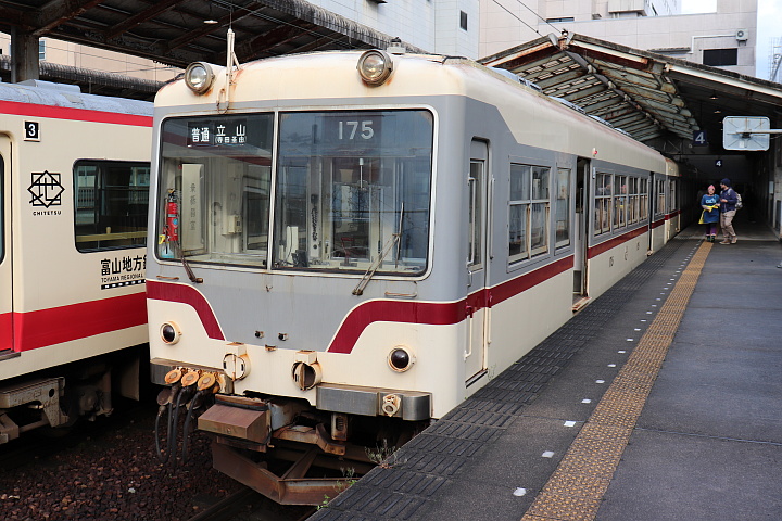 富山地方鉄道10020形電車