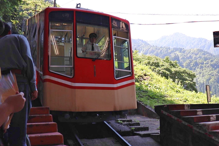立山ケーブルカー