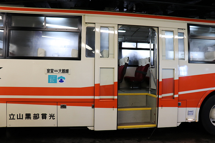 8000形電車の中ドア