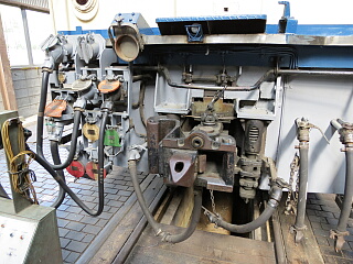 EF63�`�d�C�@�֎Ԃ̌y��򑤘A����