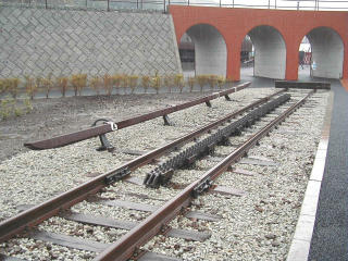 �A�v�g�����H