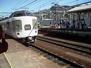 �y���w��������}�u�����܁v